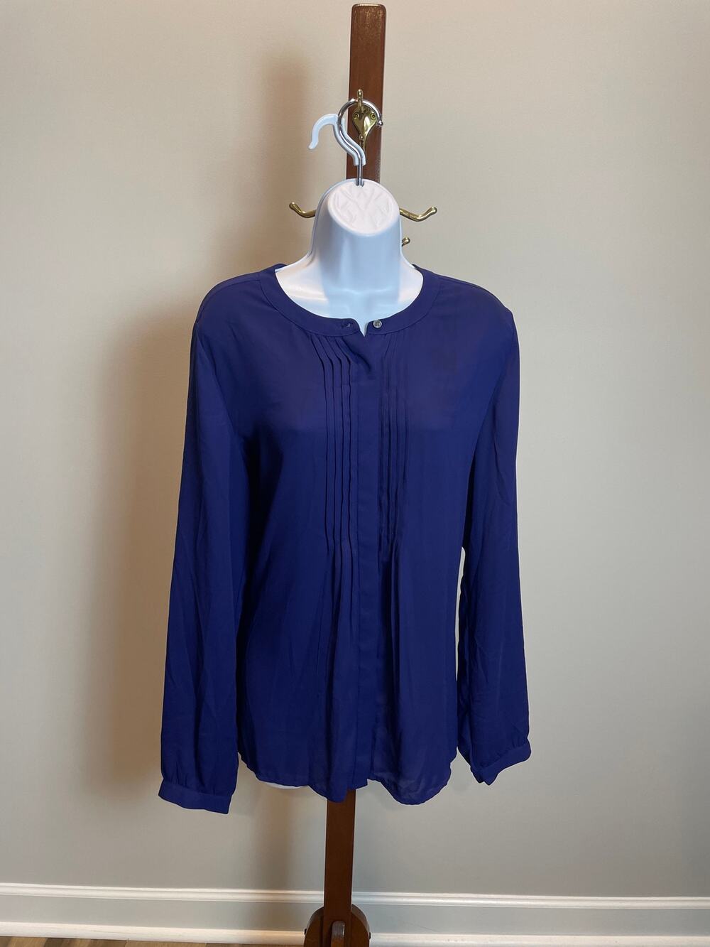 Banana Republic Blue Chiffon Pleated Detail Hidden‑Button Blouse Size L
